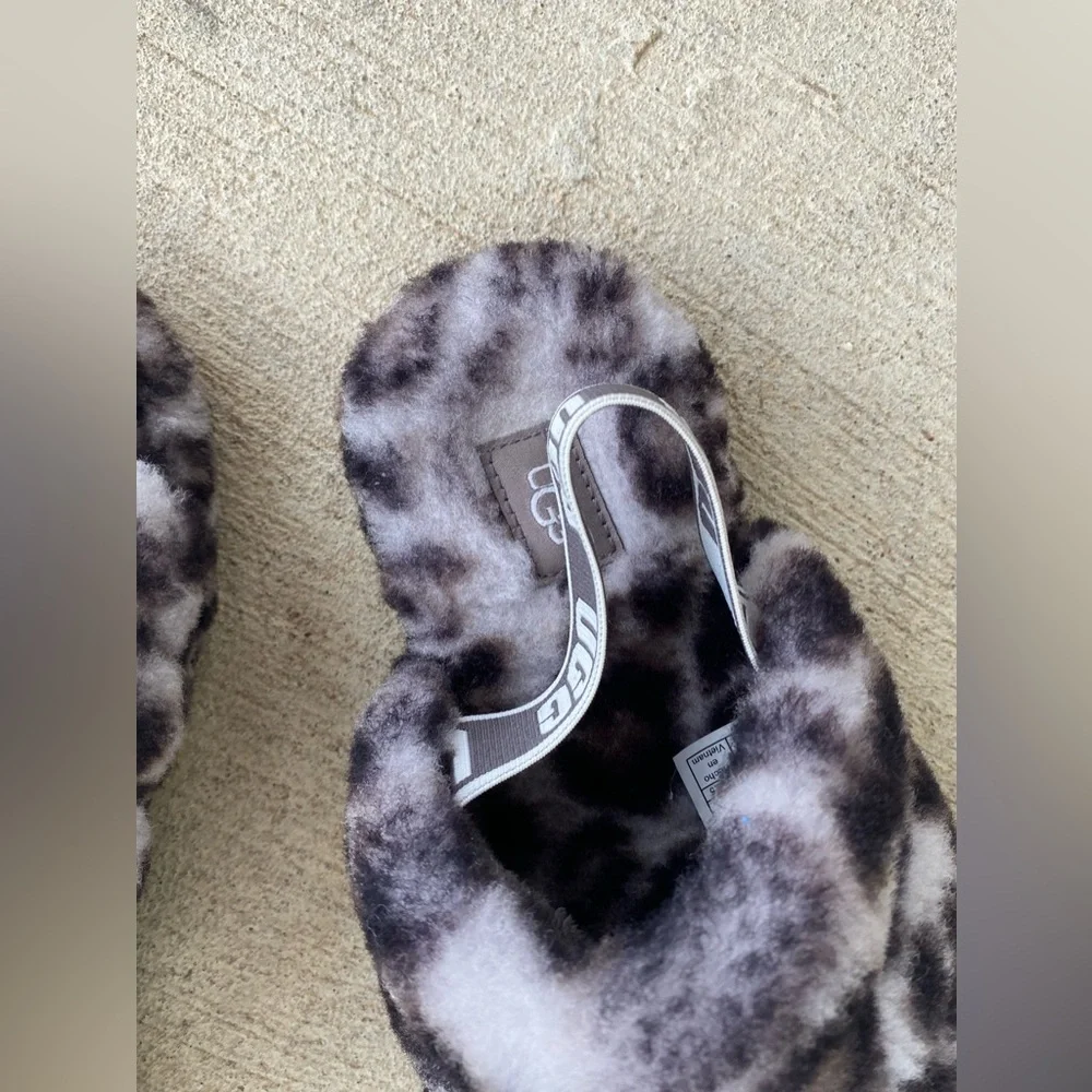 UGG Fluff Yeah Slide Youth Wool Slingback Slipper Sandal, Size 4